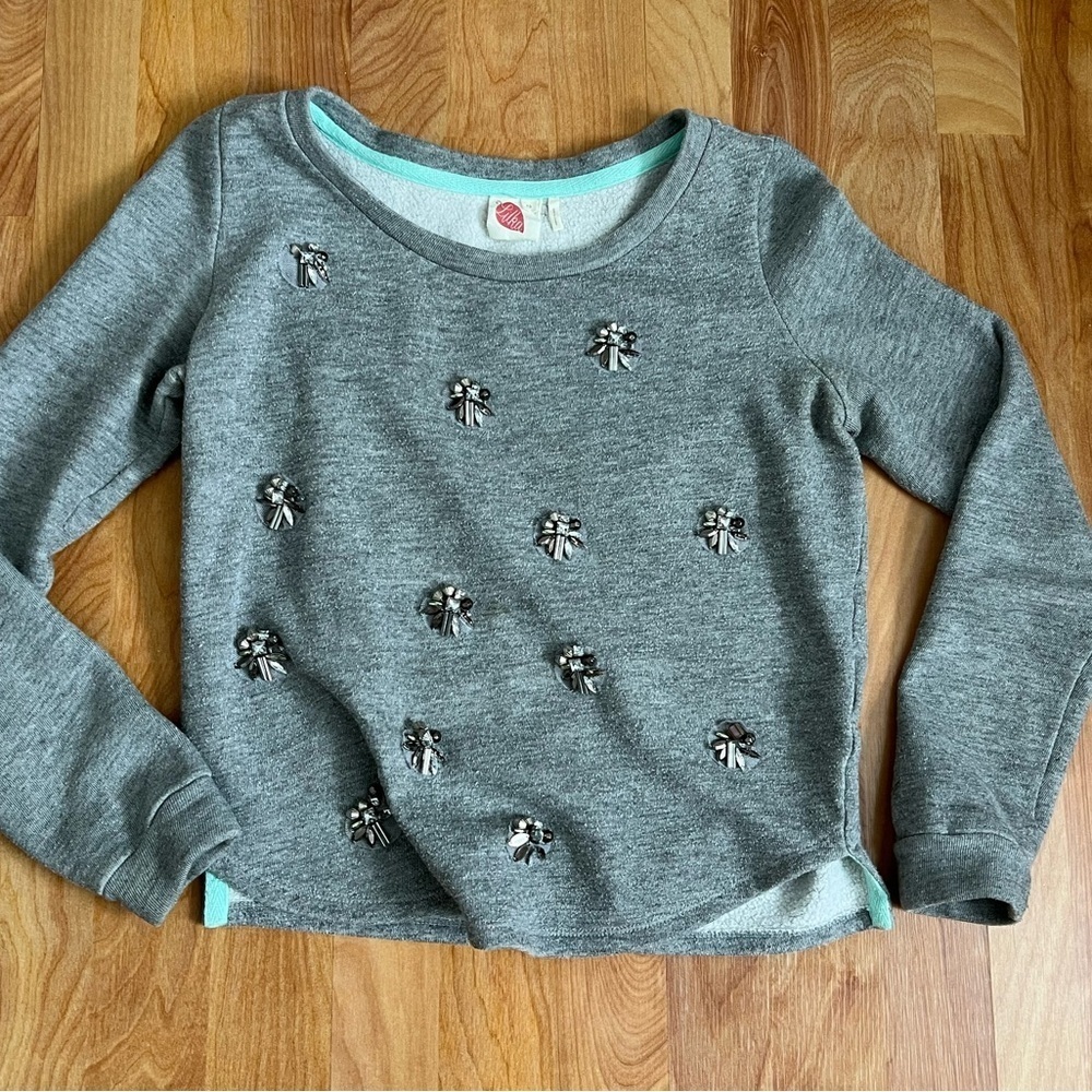 Anthropologie 2pc Bundle Silver Gray Gem Detail Sweater + Flutter Cap Sleeve tee - Picture 9 of 16